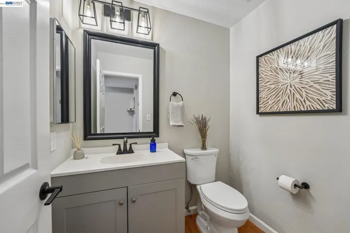 505 Lagunaria Ln, Alameda, California 94502
