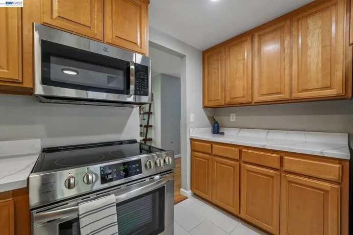 505 Lagunaria Ln, Alameda, California 94502