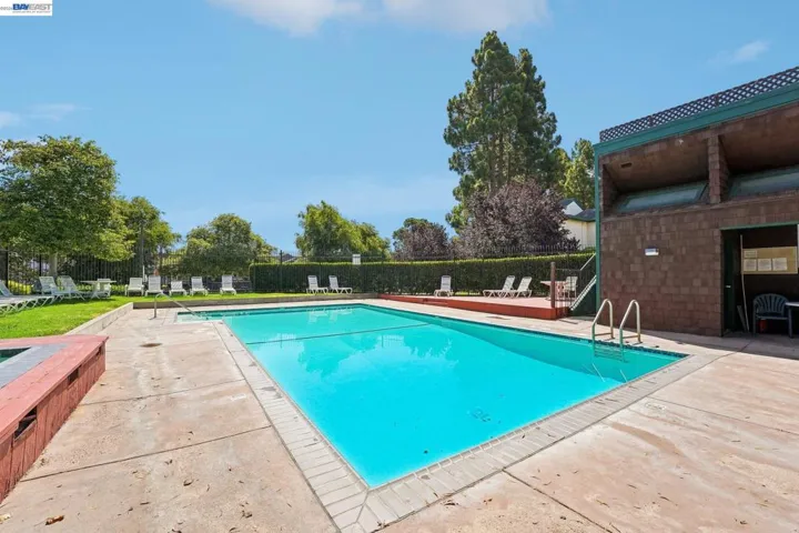 505 Lagunaria Ln, Alameda, California 94502