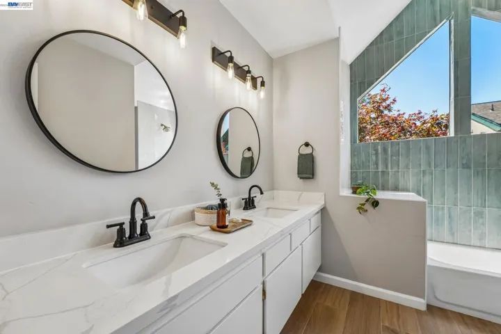 505 Lagunaria Ln, Alameda, California 94502