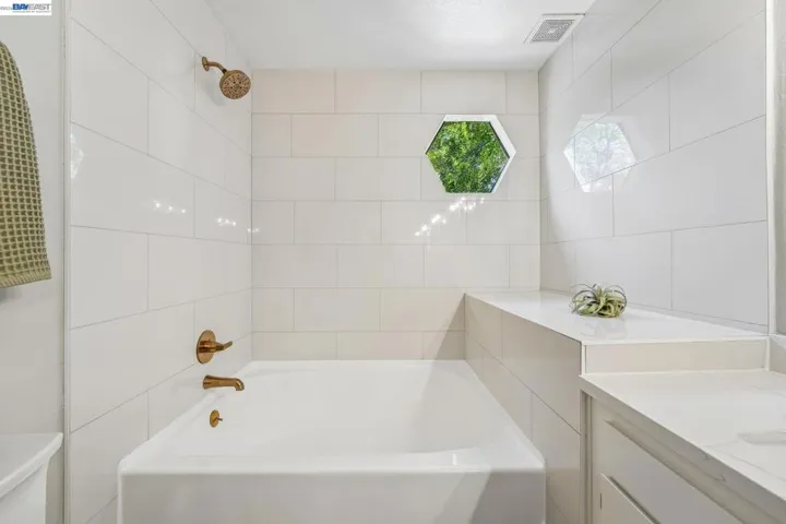 505 Lagunaria Ln, Alameda, California 94502