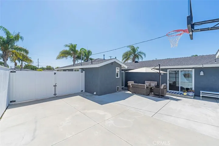 18417 Glenburn, Torrance, California 90504