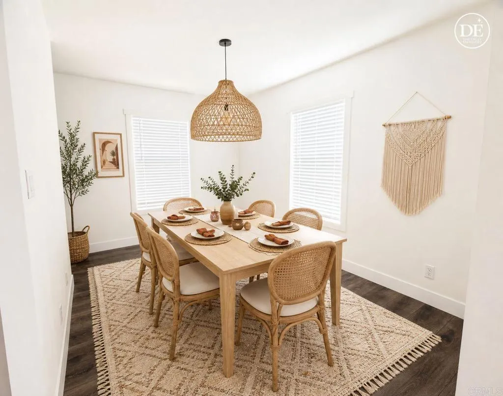AI staged dining room