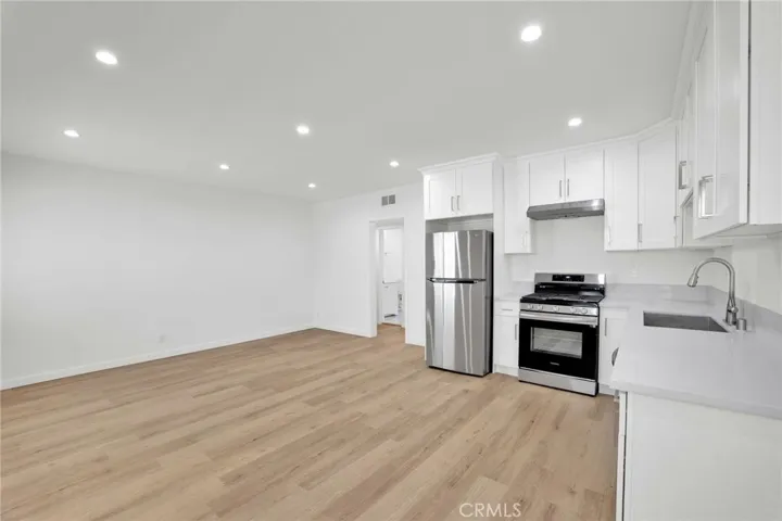 13018 Valleyheart Drive 8, Studio City, California 91604