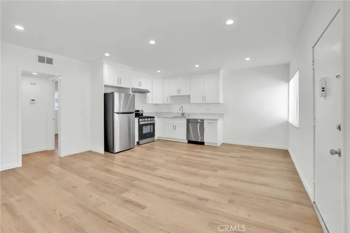 13018 Valleyheart Drive 8, Studio City, California 91604