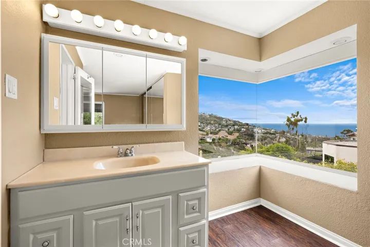 1337 Terrace Way, Laguna Beach, California 92651