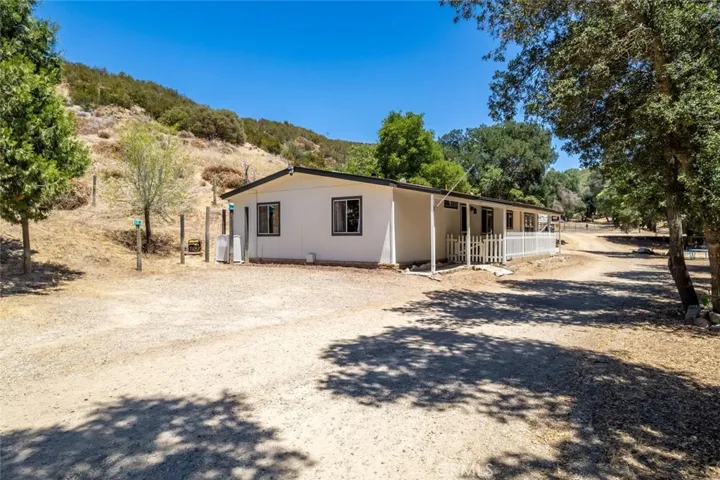 9740 Huer Huero Road, Creston, California 93432