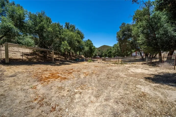 9740 Huer Huero Road, Creston, California 93432