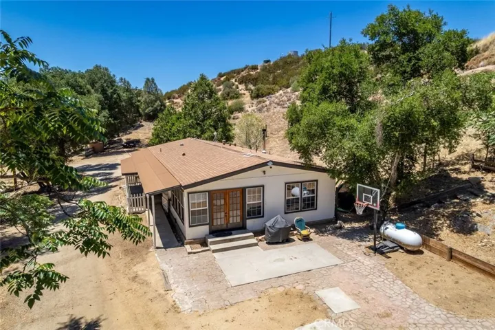 9740 Huer Huero Road, Creston, California 93432