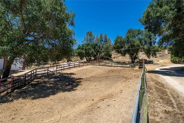 9740 Huer Huero Road, Creston, California 93432