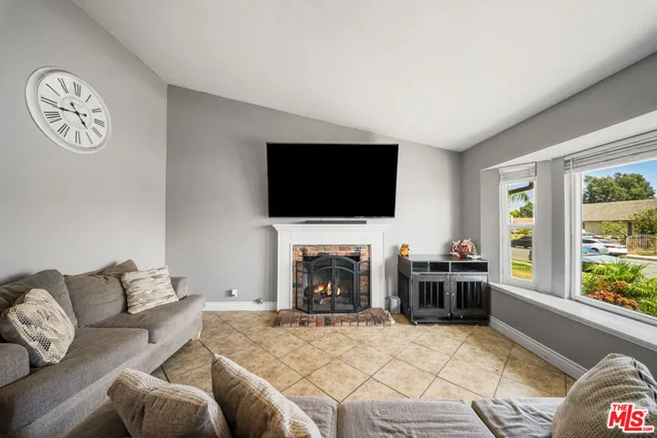 1350 W Morgan Street, Rialto, California 92376