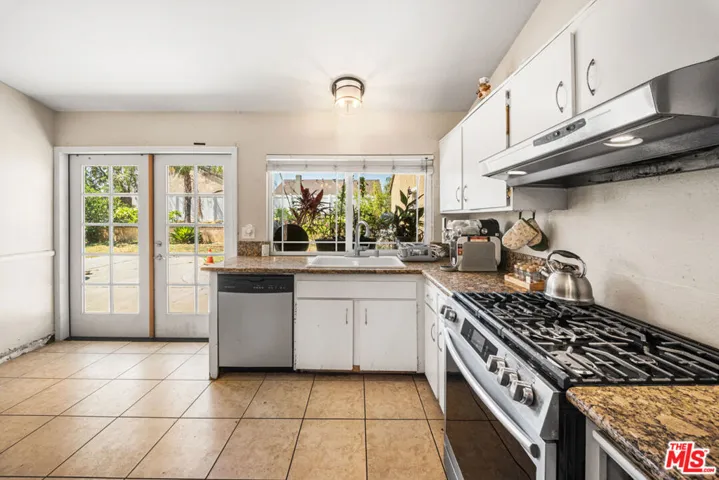 1350 W Morgan Street, Rialto, California 92376