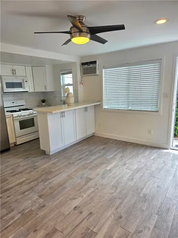Studio/kitchen