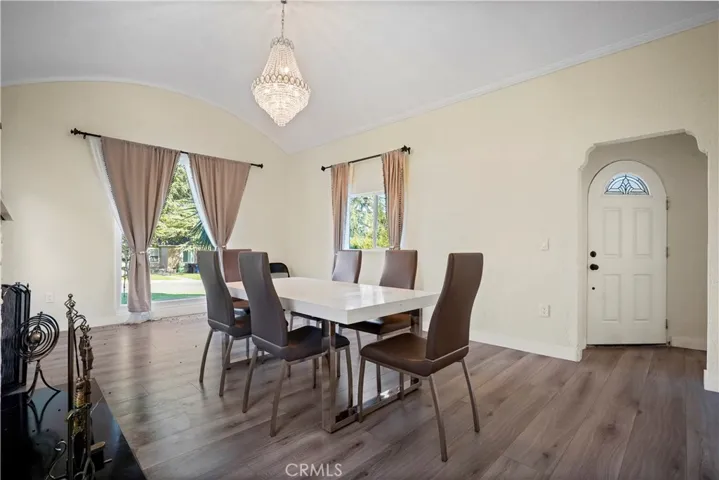 4615 Grand, La Canada Flintridge, California 91011
