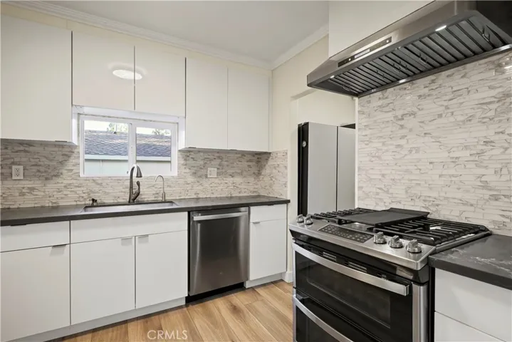 4615 Grand, La Canada Flintridge, California 91011