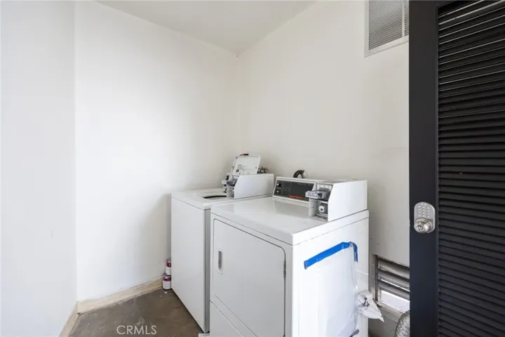 13018 Valleyheart Drive 4, Studio City, California 91604