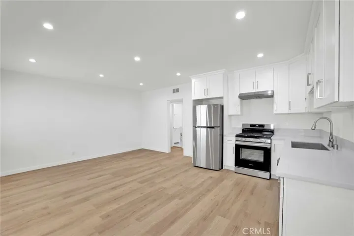 13018 Valleyheart Drive 4, Studio City, California 91604