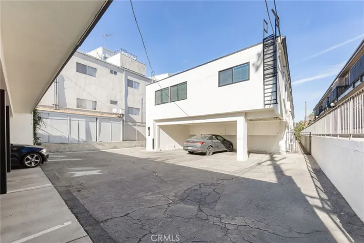 13018 Valleyheart Drive 4, Studio City, California 91604
