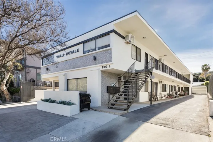 13018 Valleyheart Drive 4, Studio City, California 91604