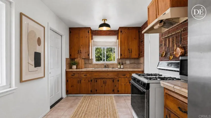 Virtually staged &  Light Fixture Changed