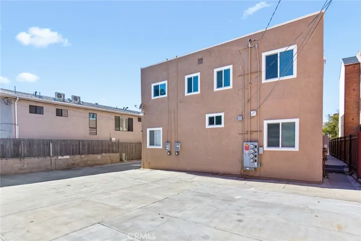 136 N Rampart Boulevard, Los Angeles, California 90026