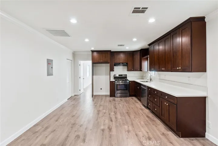 136 N Rampart Boulevard, Los Angeles, California 90026