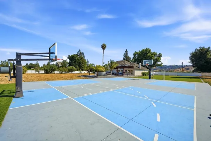 194 Lantz Drive, Morgan Hill, California 95037