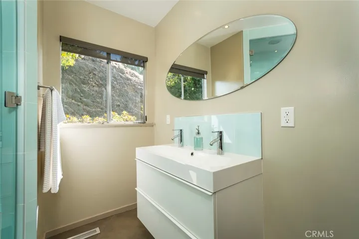 2770 Mira Vista Drive, Glendale, California 91208