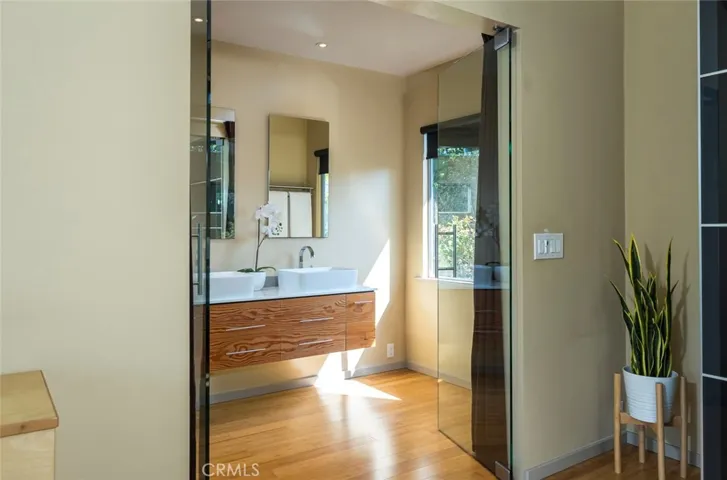 2770 Mira Vista Drive, Glendale, California 91208