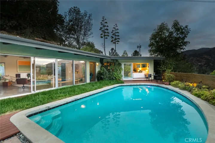 2770 Mira Vista Drive, Glendale, California 91208