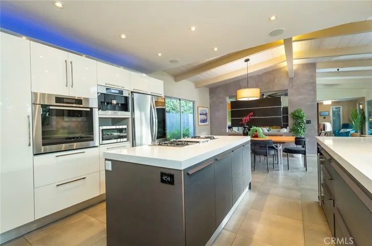 2770 Mira Vista Drive, Glendale, California 91208