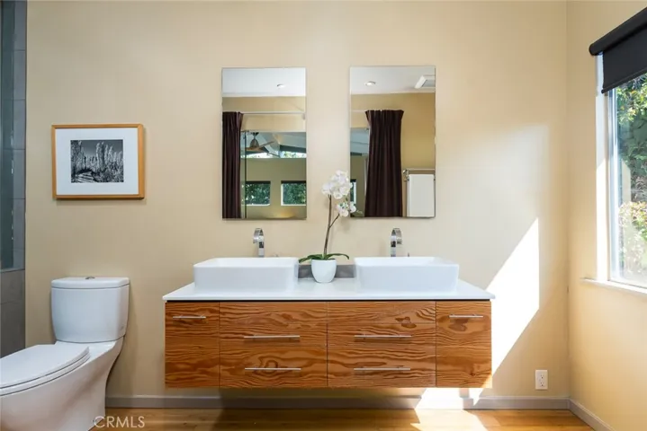 2770 Mira Vista Drive, Glendale, California 91208