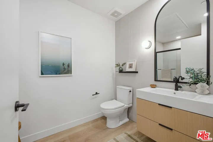 3555 Overland Avenue 512, Los Angeles, California 90034