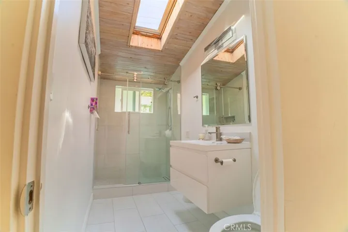 5179 Canoga Ave, Woodland Hills, California 91364