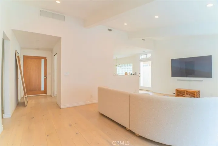 5179 Canoga Ave, Woodland Hills, California 91364