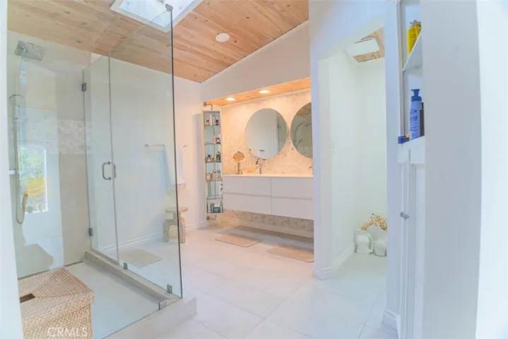 5179 Canoga Ave, Woodland Hills, California 91364