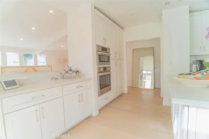 5179 Canoga Ave, Woodland Hills, California 91364