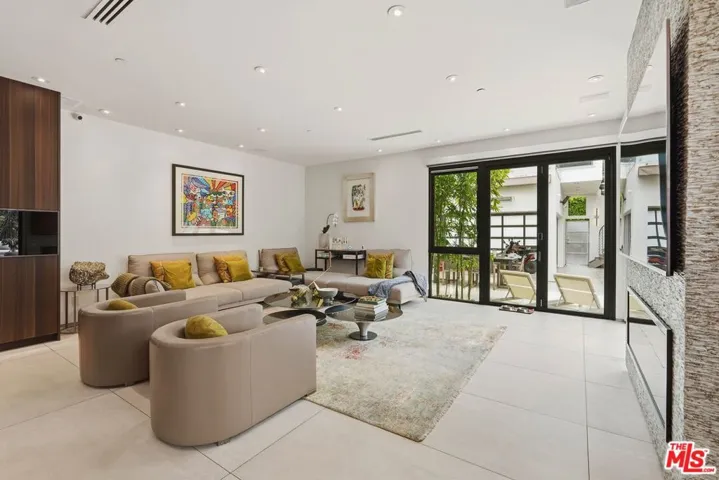 624 23rd Street, Santa Monica, California 90402