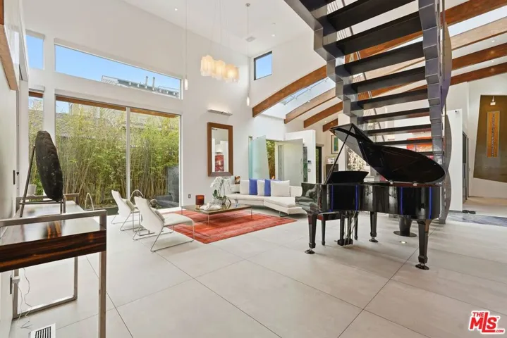 624 23rd Street, Santa Monica, California 90402