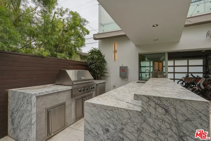 624 23rd Street, Santa Monica, California 90402