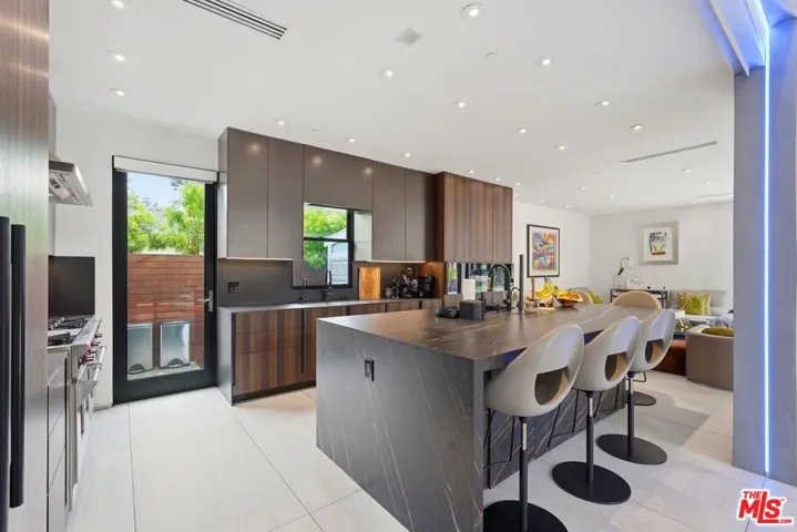 624 23rd Street, Santa Monica, California 90402