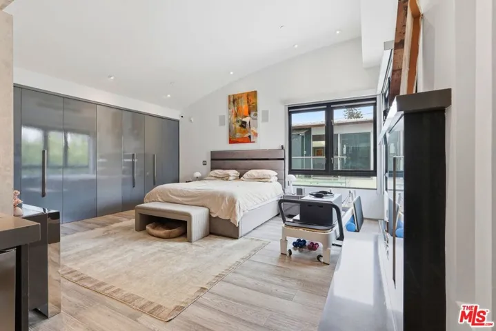 624 23rd Street, Santa Monica, California 90402