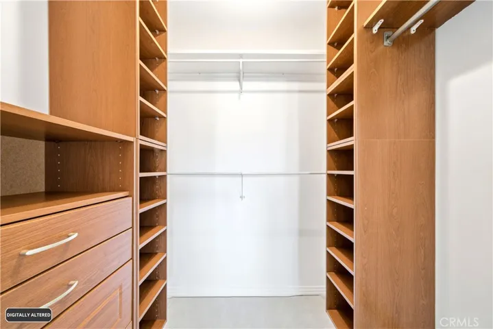 Walking closet