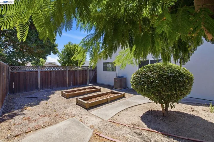 470 Yosemite Dr, Livermore, California 94551