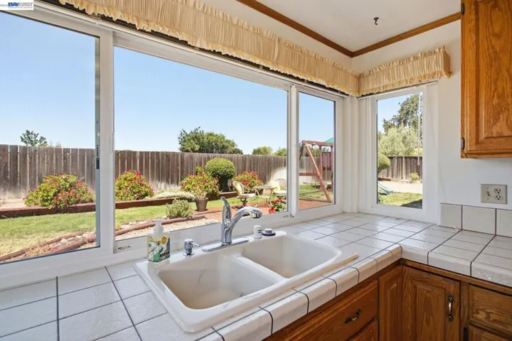 470 Yosemite Dr, Livermore, California 94551