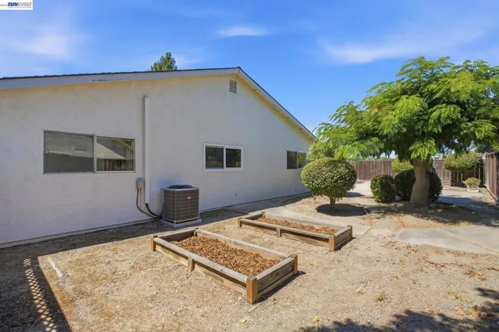 470 Yosemite Dr, Livermore, California 94551