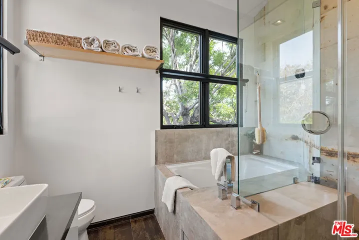601 N Crescent Heights Boulevard, Los Angeles, California 90048