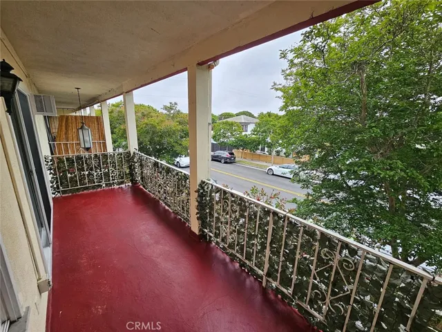 2302 Oak Street, Santa Monica, California 90405