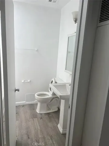 2302 Oak Street, Santa Monica, California 90405