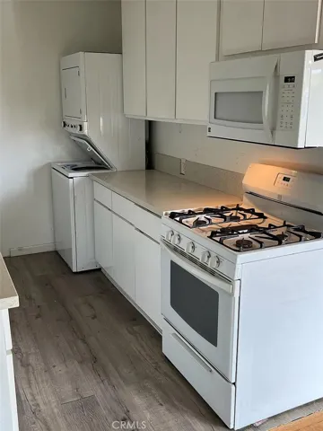 2302 Oak Street, Santa Monica, California 90405